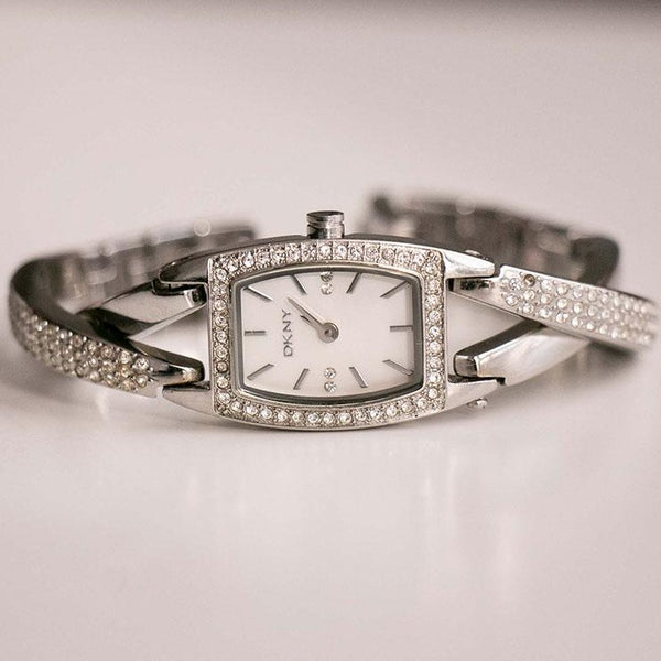 النغمة الفضية الفاخرة DKNY ساعة الكوارتز | الساعات القديمة للنساء
