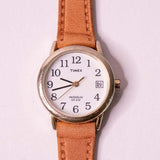 Vintage für Frauen Timex Indiglo Uhr auf einem braunen Lederband