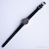 Vintage Tiny Office Armbanduhr von Timex | Silberton Uhr für Sie