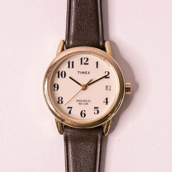 Pequeña Timex Indiglo reloj para mujeres en una correa de cuero marrón