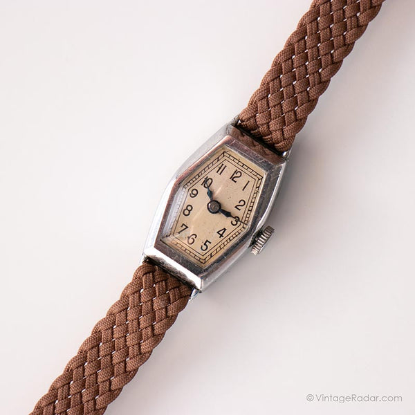 Mecánico de tonos plateados vintage reloj | Pequeño reloj de pulsera para mujeres