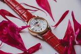 Phase de lune à ton moon-phase vintage montre avec bracelet en cuir rouge