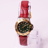 Jahrgang Guess Uhr Für Frauen mit grünem Zifferblatt und rotem Lederband