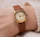 Tono de oro vintage Jules Jurgensen Fecha reloj para mujeres | Muñeca pequeña