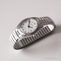 الكلاسيكية القديمة Lorus Wristwatch | ساعة مكتب النغمة الفضية