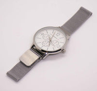 Tono plateado Isaac Mizrahi Live! reloj para mujeres | Diseñador vintage reloj