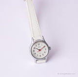 Klassischer Quarz Timex Uhr für Frauen | Silberton-Vintage Uhr