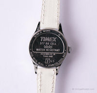 Cuarzo clásico Timex reloj para mujeres | Vintage de tono plateado reloj