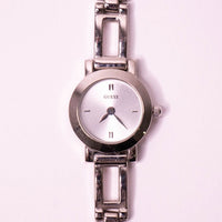 Sehr klein Guess Silberne-ton-Frauen Uhr mit Edelstahlarmband -Vintage