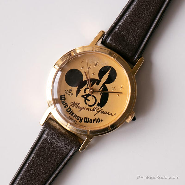 Walt de tono de oro Disney Mundo reloj por Lorus | Disney Aniversario reloj