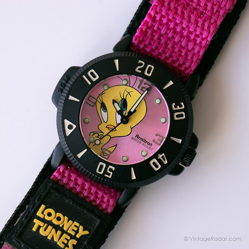 Vintage Looney Tunes Sports Watch | Armitron Pink Tweety  display picture 3
