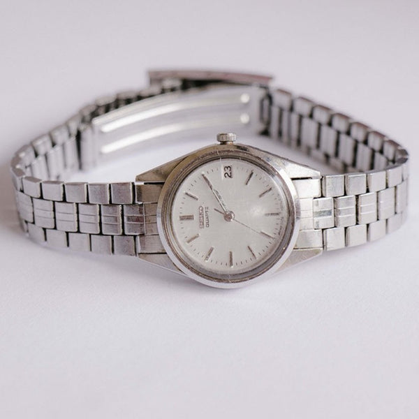 Seiko 2A22-0010 A1 Quartz Watch | يشاهد السيدات الفضيات الفضية البسيطة