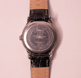Blaues Zifferblatt Timex Indiglo WR 30m Uhr auf einem blauen Lederband