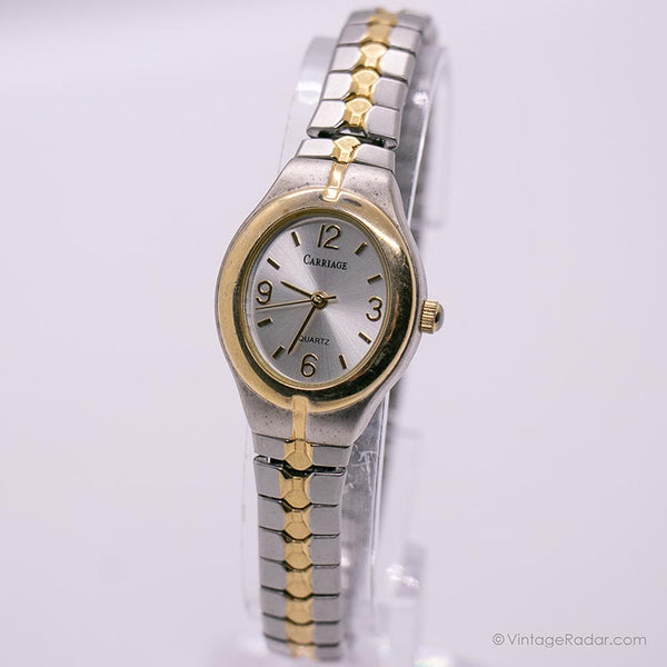 Transporte de dos tonos vintage por Timex reloj para ella con estuche en forma de oval