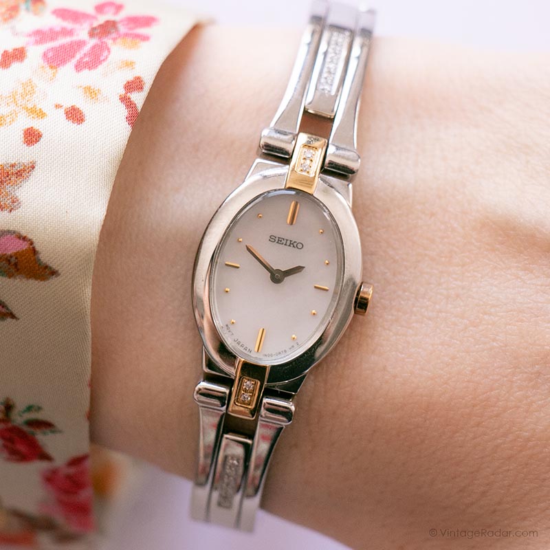 Vintage Seiko 1N00-0KG0 R2 Watch | Mother of Pearl Dial 