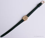 Winziger Rechteck Timex Damen Uhr mit Champagner -Zifferblatt und schwarzem Riemen