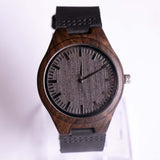Graviert minimalistische schwarze Holzholz Uhr | Muttergeschenk für Sohn
