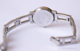 Tone argenté minimaliste Guess montre pour les femmes vintage | Petite taille de poignet