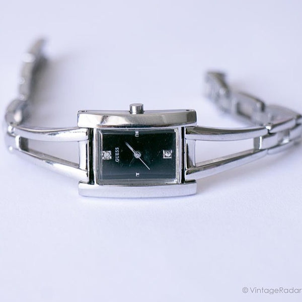 Schwarz-Dial-Rechteck Guess Uhr für Frauen | Tiny Event Arms Army