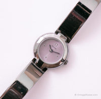 Tono de plata oscuro Guess reloj Para ella con dial púrpura | Antiguo Guess reloj
