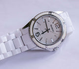 Armitron Ahora completamente blanco reloj | Mejores relojes de cuarzo minimalistas
