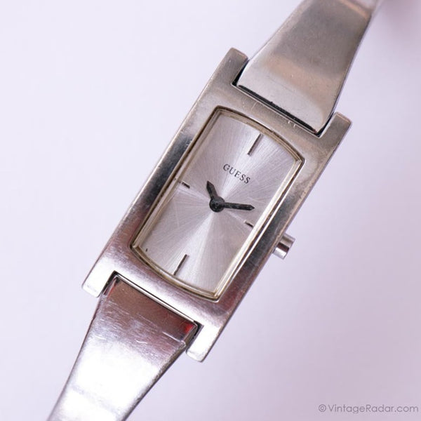 Rectangular vintage Guess reloj para ella | Tono plateado reloj Tamaños de muñeca pequeños