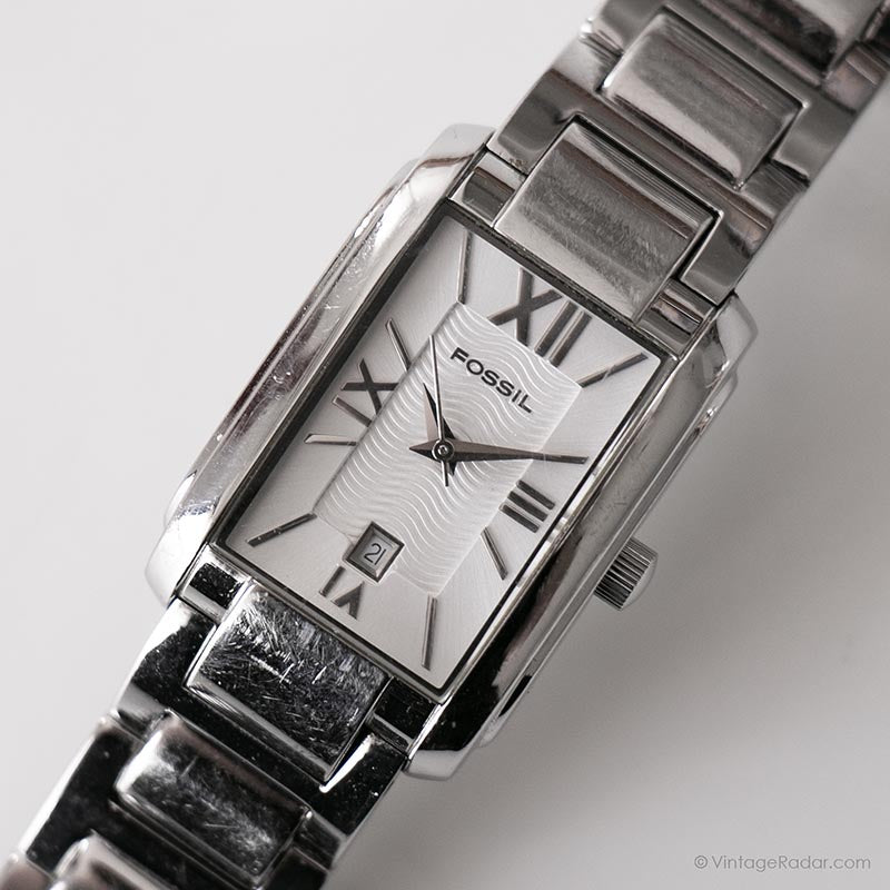 Vintage Rectangular Fossil Watch | Elegant Office Date Watch  display picture 1