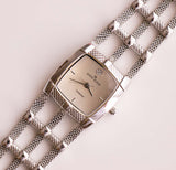 Informal simple Anne Klein reloj para mujeres de acero de tono plateado