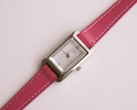 Damas pequeñas Anne Klein II reloj con una correa de cuero rosa