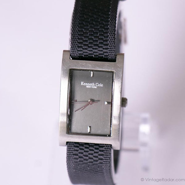Sily-tone vintage Kenneth Cole New York montre avec bracelet bleu marine
