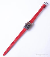 Minuscule rectangulaire vintage Fossil Dames montre avec sangle en cuir rouge