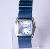 Dial azul vintage Fossil Fecha reloj para él o ella con correa de cuero azul marino