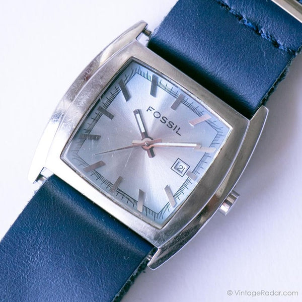 Dial azul vintage Fossil Fecha reloj para él o ella con correa de cuero azul marino