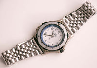 Rare Silver-Tone vintage Timex Quartz indiglo montre Résistant à l'eau