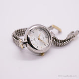 Chariot bicolore vintage par Timex montre Pour les femmes | Petit poignet