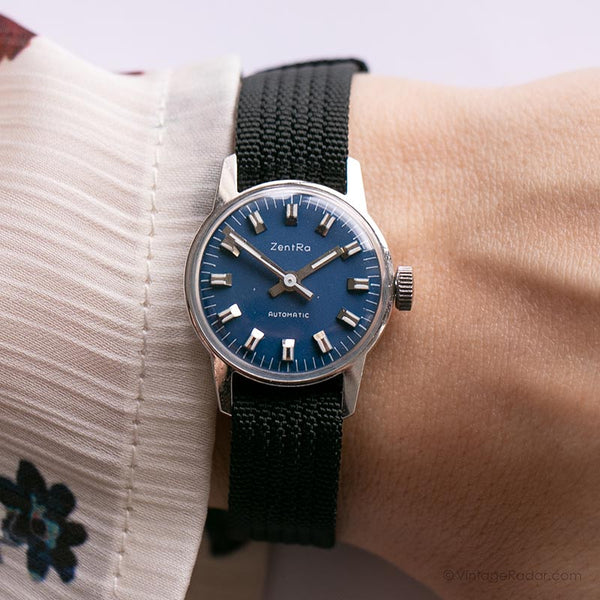 خمر نادر Zentra ساعة المرأة التلقائية مع الطلب الأزرق