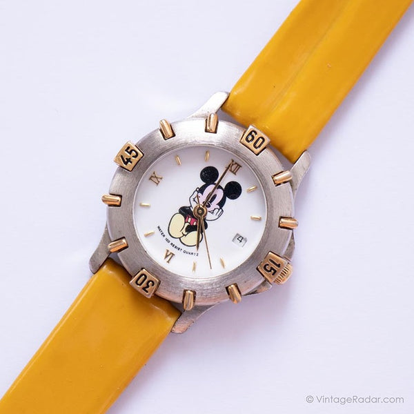 Mignonne Disney Le temps fonctionne Mickey Mouse montre sur une sangle jaune