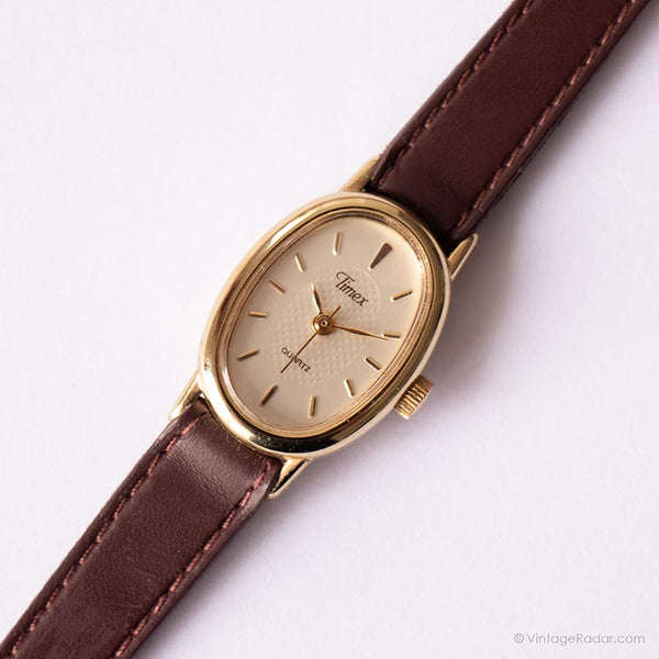 Vintage klein Timex Uhr für Frauen | Elegante ovale Gehäuse Armbanduhr