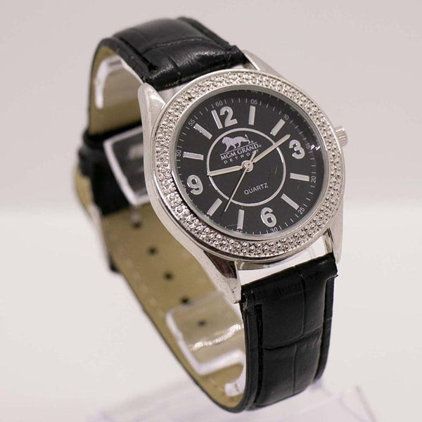 MGM Grand Detroit Quartz Watch | الساعة الفضية الفضية 35 مم