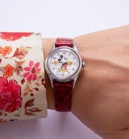 Lorus V515 6128 um Mickey Mouse reloj para mujeres en correa roja