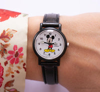 Lorus V821 2240 QD2 Black & White Mickey Mouse montre