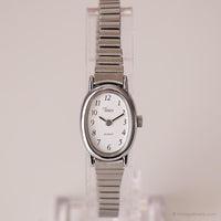 Óvalo de tono plateado vintage Timex reloj | Damas de acero inoxidable reloj