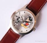 Mickey Mouse A través de los años de lanzamiento limitado reloj | Extraño Disney reloj